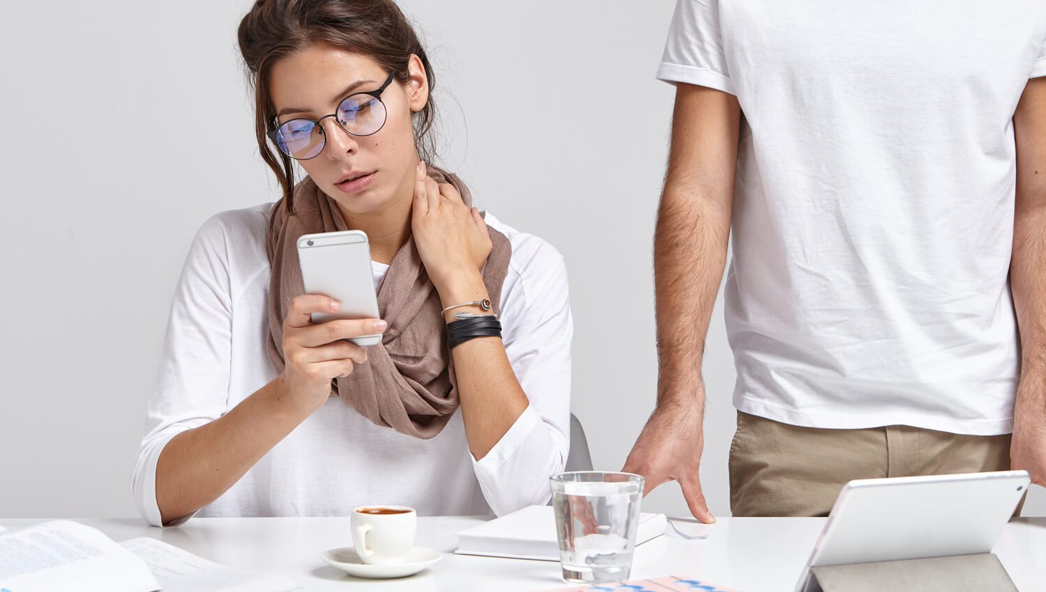 Why are Glasses so Expensive? [ 2 Core Reasons ] Syght Glass