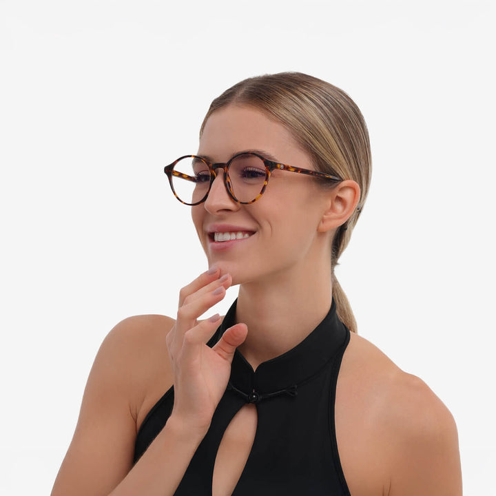 flora-tortoise-round-eyeglasses-female1-2