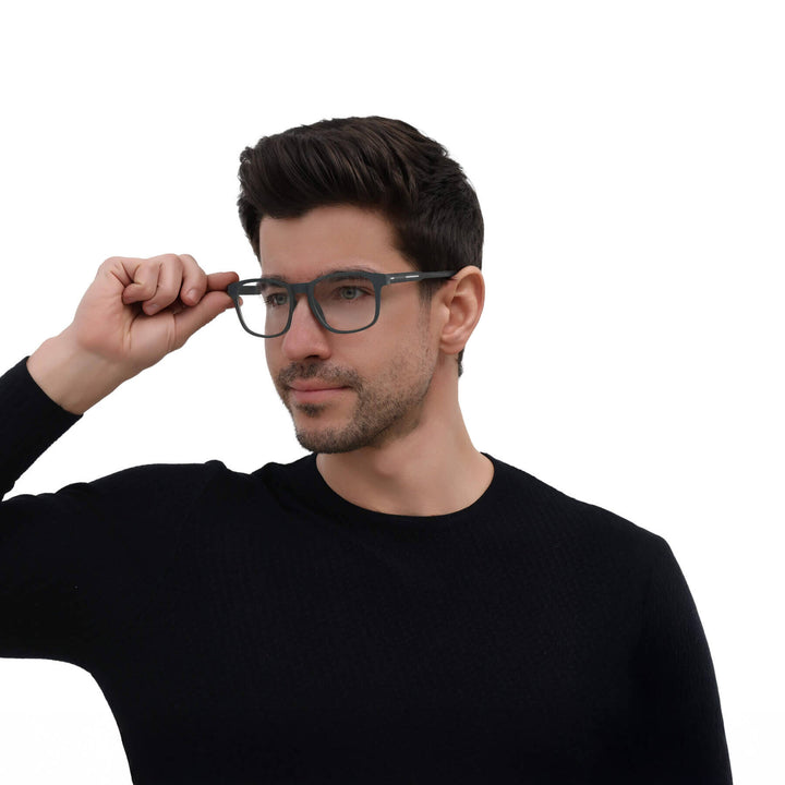 qivora-matte-black-square-eyeglasses-male1-1