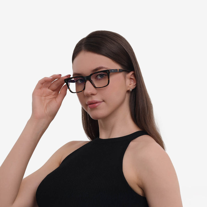 raider-tortoise-rectangle-eyeglasses-female1-1