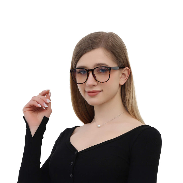 siner-tortoise-square-eyeglasses-female1-2